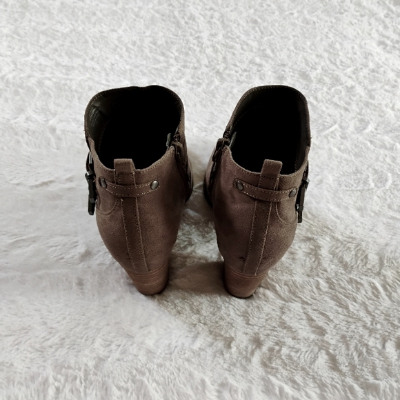 Crown Vintage Kallee Buckle Booties - Picture 5 of 9